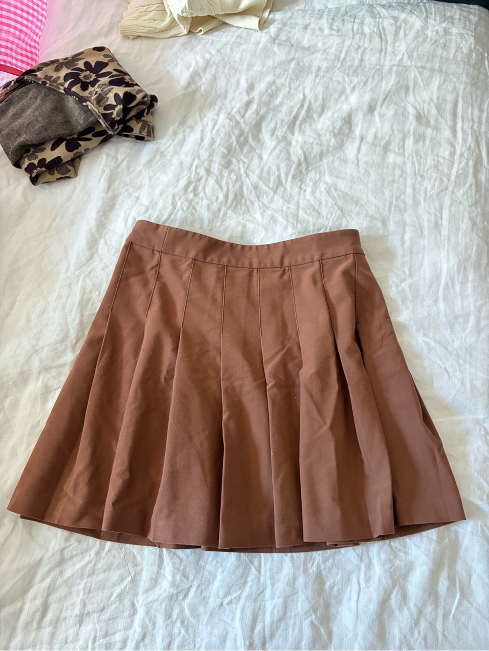 Aritzia Sunday’s Best Pleated Mini Skirt in Warm Brown